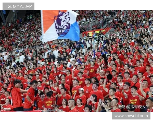 世界杯揭幕战激战正酣 强队争夺激烈赛况牵动全球球迷心情 世界杯揭幕战激战正酣 强队争夺激烈赛况牵动全球球迷心情