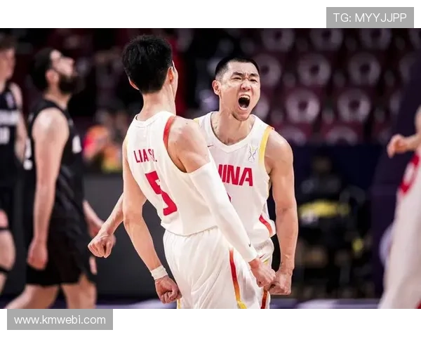 中国男篮逆袭成功挺进世界杯八强 全队展现顽强拼搏精神 中国男篮逆袭成功挺进世界杯八强 全队展现顽强拼搏精神