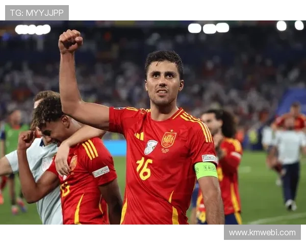 柏林联俱乐部崛起之路与团队精神塑造欧洲足坛新格局