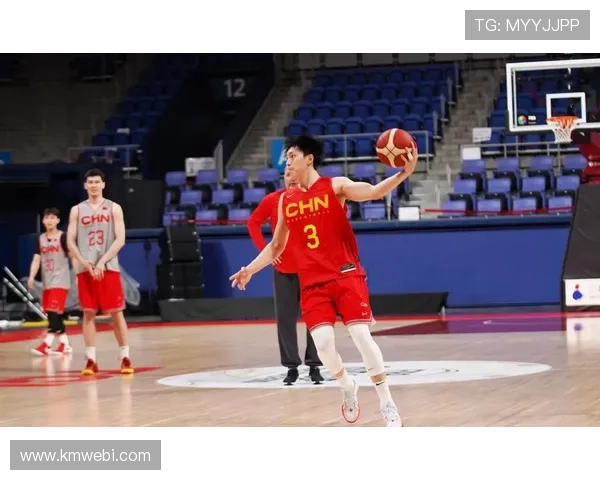 篮球世界杯激战正酣 中国男篮迎战强敌全力拼搏争夺晋级名额