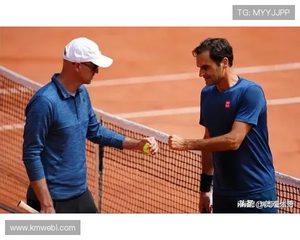 费德勒再现经典瞬间瑞士传奇携手新星共谱网坛荣耀篇章